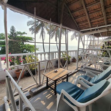 This Is It Beachfront - Rooms, Cafe & Events Арамболь Экстерьер фото
